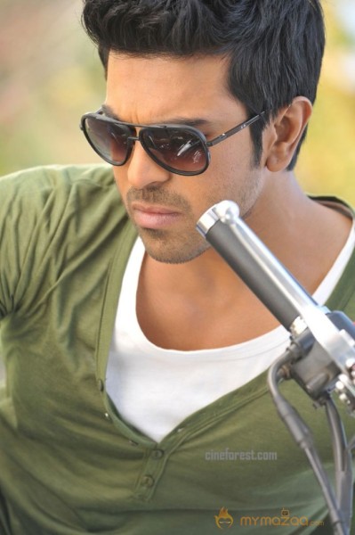 Ram Charan Yevadu Working Stills