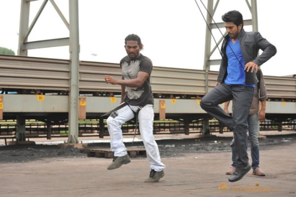 Ram Charan Yevadu Working Stills