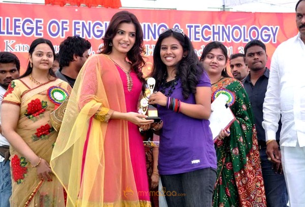 Samantha at Nishitha College Celebrations Gallery