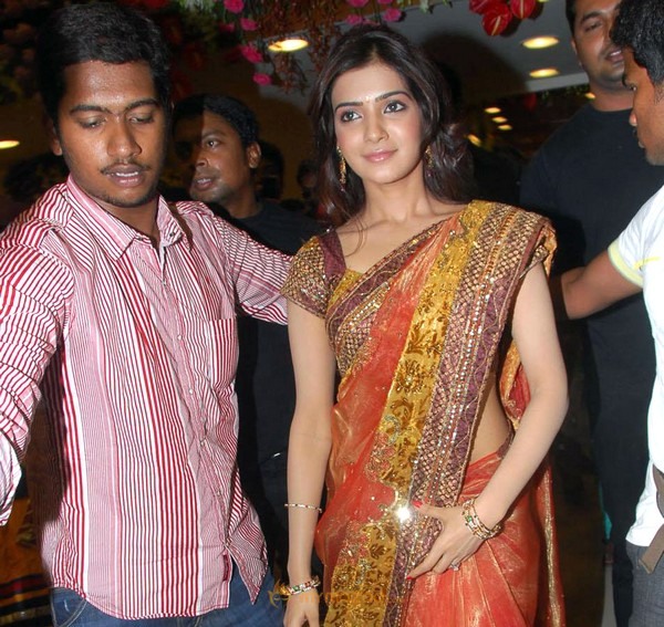 Samantha New Photo Stills In Saree