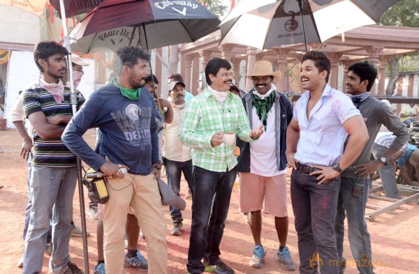  Sarrainodu Movie Working Stills 