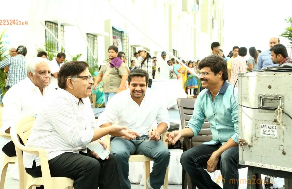  Sarrainodu Movie Working Stills 