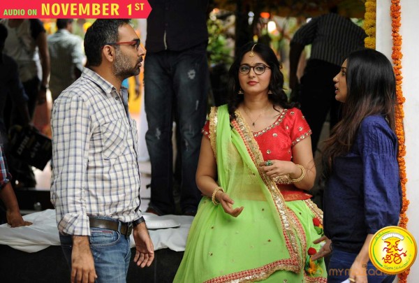  Size Zero Movie Working Stills 