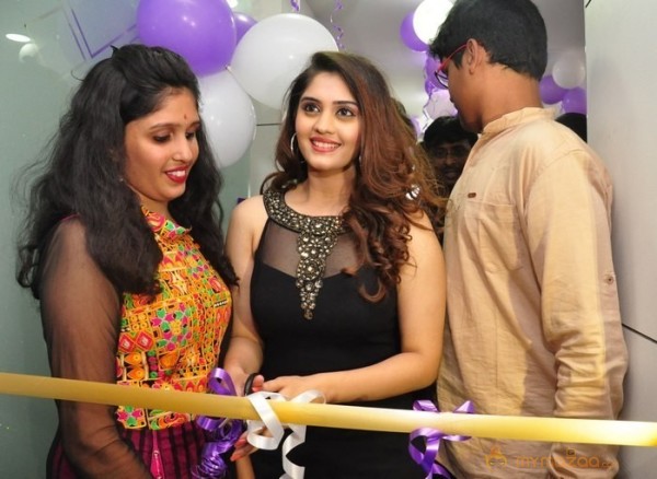 Surabhi at Naturals Franchise Salon Opening