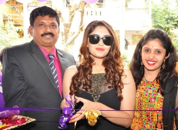 Surabhi at Naturals Franchise Salon Opening