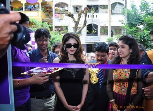 Surabhi at Naturals Franchise Salon Opening