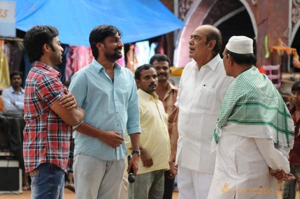 Telugu movie-Vasool Raja Movie Stills