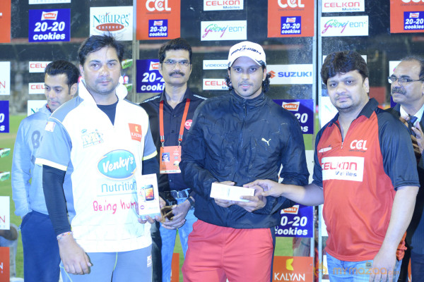 Telugu Warriors & Mumbai Heroes Teams At LB Stadium 