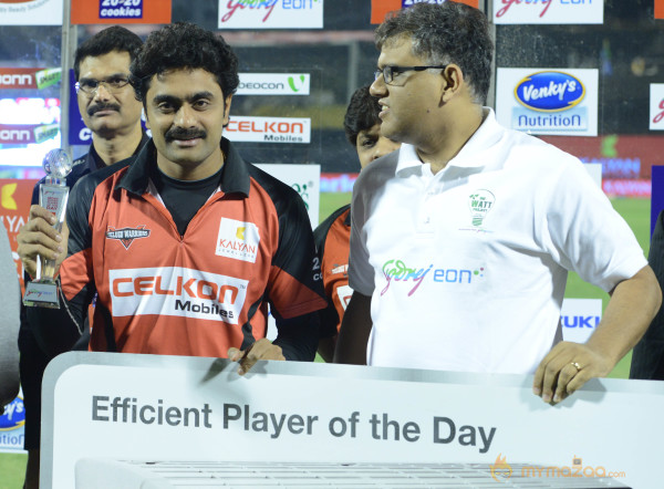 Telugu Warriors & Mumbai Heroes Teams At LB Stadium 