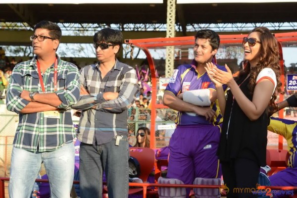 Telugu Warriors & Mumbai Heroes Teams At LB Stadium 