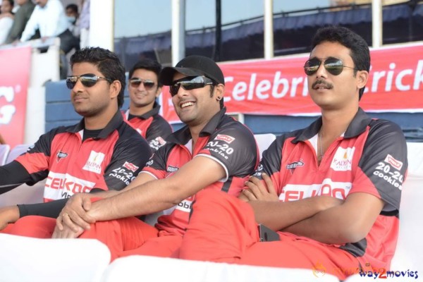 Telugu Warriors & Mumbai Heroes Teams At LB Stadium 