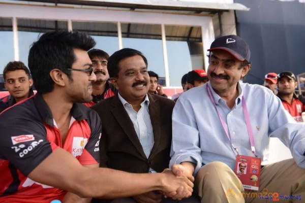 Telugu Warriors & Mumbai Heroes Teams At LB Stadium 