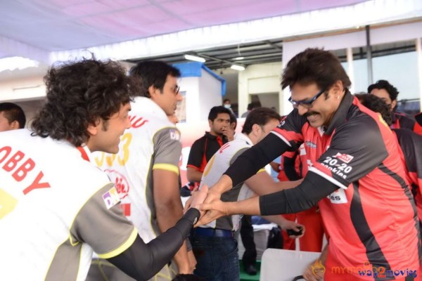 Telugu Warriors & Mumbai Heroes Teams At LB Stadium 