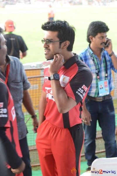 Telugu Warriors & Mumbai Heroes Teams At LB Stadium 