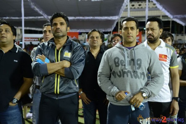 Telugu Warriors & Mumbai Heroes Teams At LB Stadium 