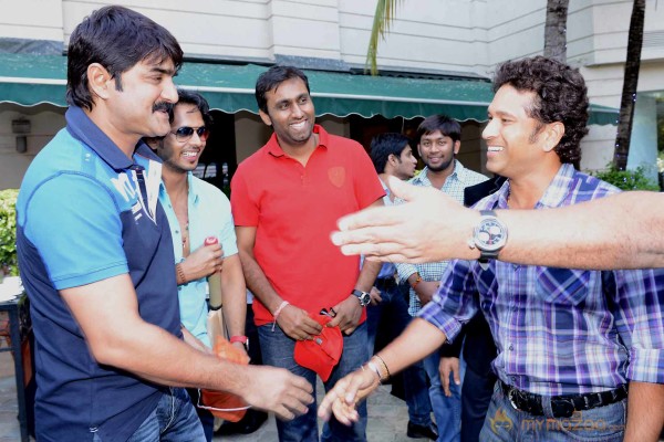 Telugu Warriors Team Meet Sachin Tendulkar & Laxman  