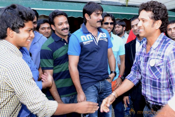 Telugu Warriors Team Meet Sachin Tendulkar & Laxman  