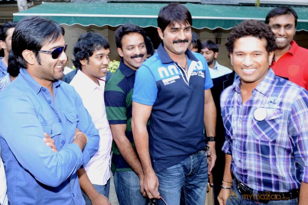 Telugu Warriors Team Meet Sachin Tendulkar & Laxman  