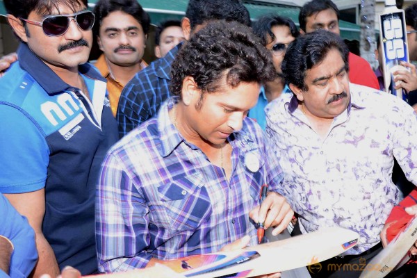 Telugu Warriors Team Meet Sachin Tendulkar & Laxman  