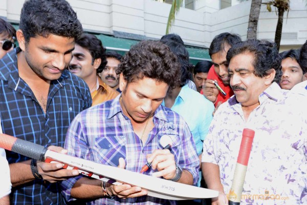 Telugu Warriors Team Meet Sachin Tendulkar & Laxman  