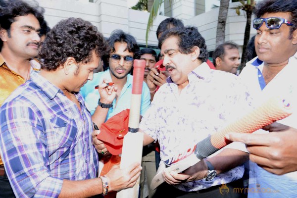 Telugu Warriors Team Meet Sachin Tendulkar & Laxman  