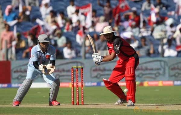 Telugu Warriors Vs Bhojpuri Dabanggs CCL 3 Match Gallery 