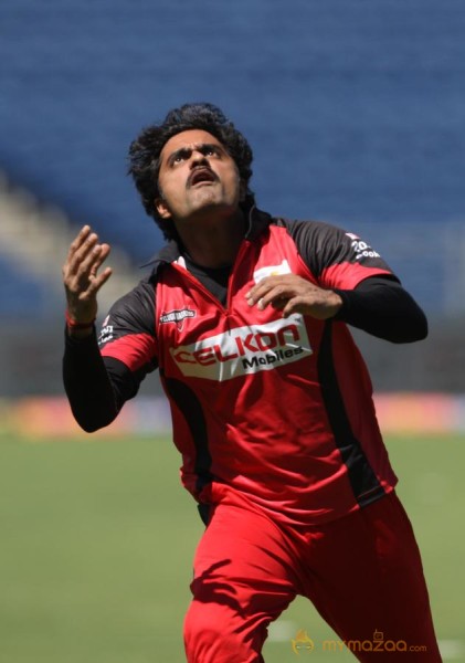 Telugu Warriors Vs Bhojpuri Dabanggs CCL 3 Match Gallery 