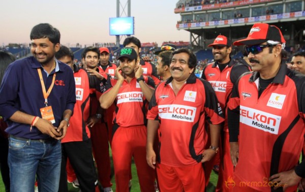 Telugu Warriors Vs Bhojpuri Dabanggs CCL 3 Match Gallery 