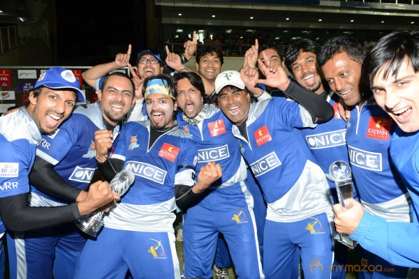 Telugu Warriors Vs Karnataka Bulldozers CCL 3 Match Gallery 