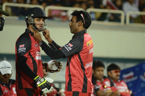 Telugu Warriors Vs Karnataka Bulldozers CCL 3 Match Gallery 