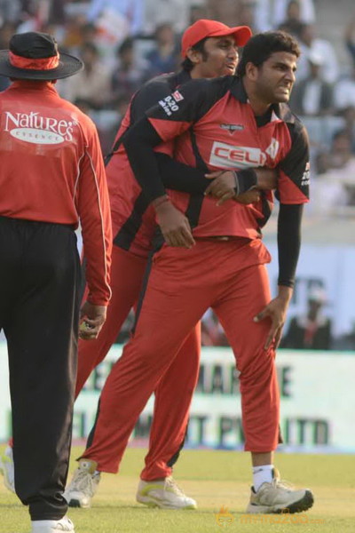 Telugu Warriors Vs Karnataka Bulldozers CCL 3 Match Gallery 