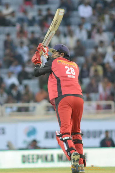 Telugu Warriors Vs Karnataka Bulldozers CCL 3 Match Gallery 