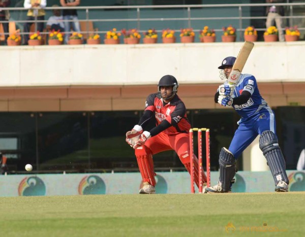 Telugu Warriors Vs Karnataka Bulldozers CCL 3 Match Gallery 