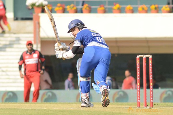 Telugu Warriors Vs Karnataka Bulldozers CCL 3 Match Gallery 