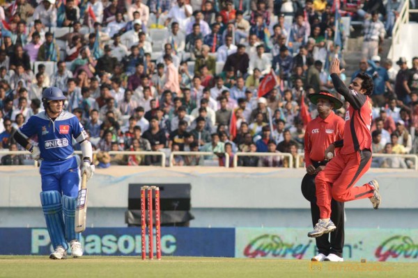 Telugu Warriors Vs Karnataka Bulldozers CCL 3 Match Gallery 