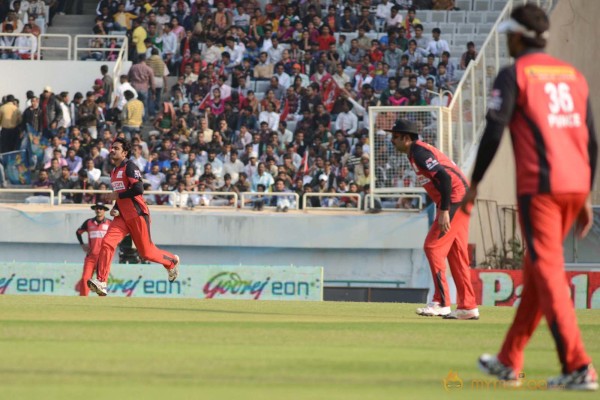 Telugu Warriors Vs Karnataka Bulldozers CCL 3 Match Gallery 