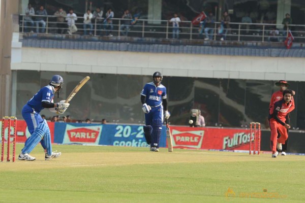 Telugu Warriors Vs Karnataka Bulldozers CCL 3 Match Gallery 