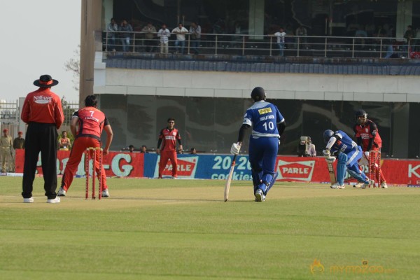 Telugu Warriors Vs Karnataka Bulldozers CCL 3 Match Gallery 