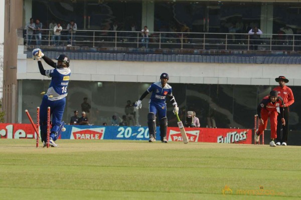 Telugu Warriors Vs Karnataka Bulldozers CCL 3 Match Gallery 