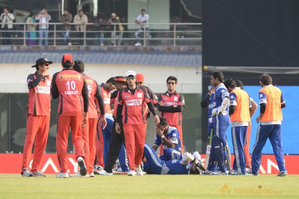 Telugu Warriors Vs Karnataka Bulldozers CCL 3 Match Gallery 