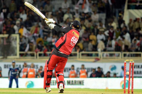 Telugu Warriors Vs Karnataka Bulldozers CCL 3 Match Gallery 