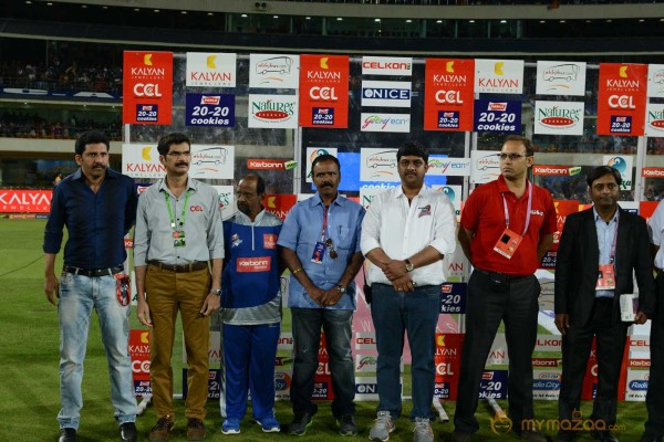 Telugu Warriors Vs Karnataka Bulldozers CCL 3 Match Gallery 