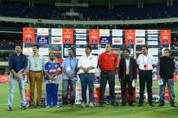 Telugu Warriors Vs Karnataka Bulldozers CCL 3 Match Gallery 