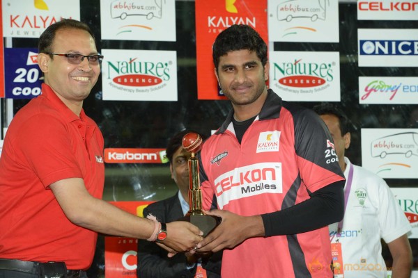 Telugu Warriors Vs Karnataka Bulldozers CCL 3 Match Gallery 