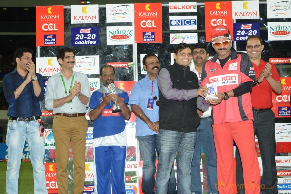 Telugu Warriors Vs Karnataka Bulldozers CCL 3 Match Gallery 