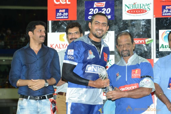 Telugu Warriors Vs Karnataka Bulldozers CCL 3 Match Gallery 