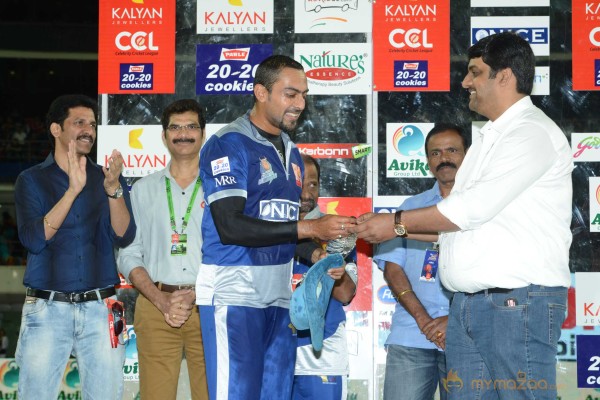 Telugu Warriors Vs Karnataka Bulldozers CCL 3 Match Gallery 