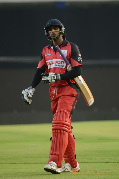 Telugu Warriors Vs Karnataka Bulldozers CCL 3 Match Gallery 