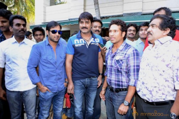 Telugu Warriors With Sachin Tendulkar  Photos