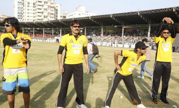 Tollywood VS Bollywood Cricket Match Photos